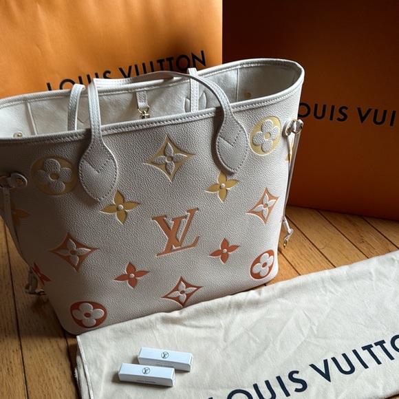 Louis Vuitton Neverfull MM like new!
Degrade Monogram Empreinte Giant Neutral - Picture 8 of 10